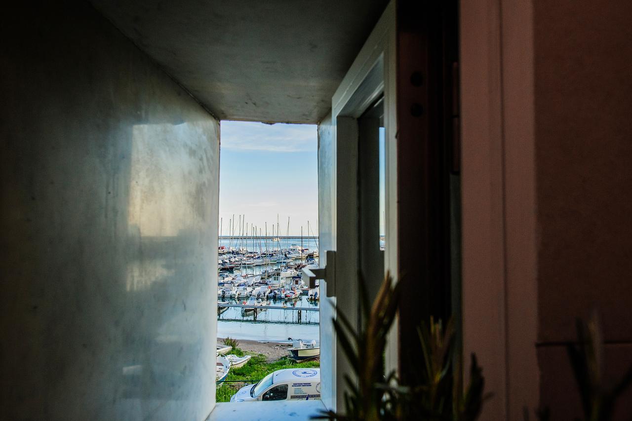 Margherita'S Apartment Salerno Bagian luar foto