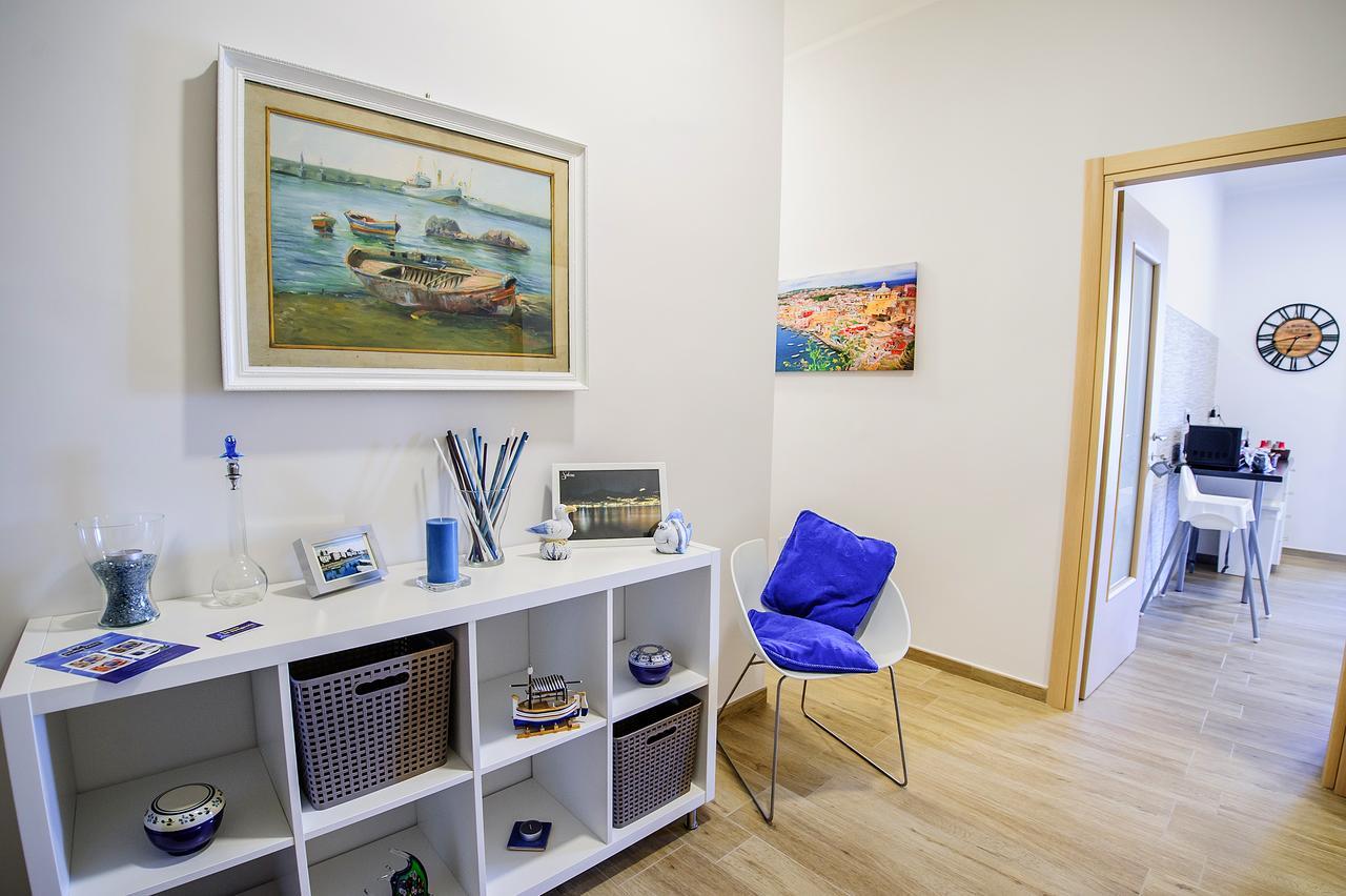 Margherita'S Apartment Salerno Bagian luar foto