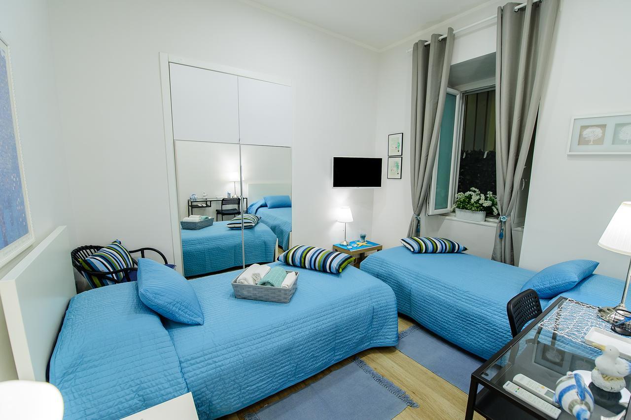 Margherita'S Apartment Salerno Bagian luar foto