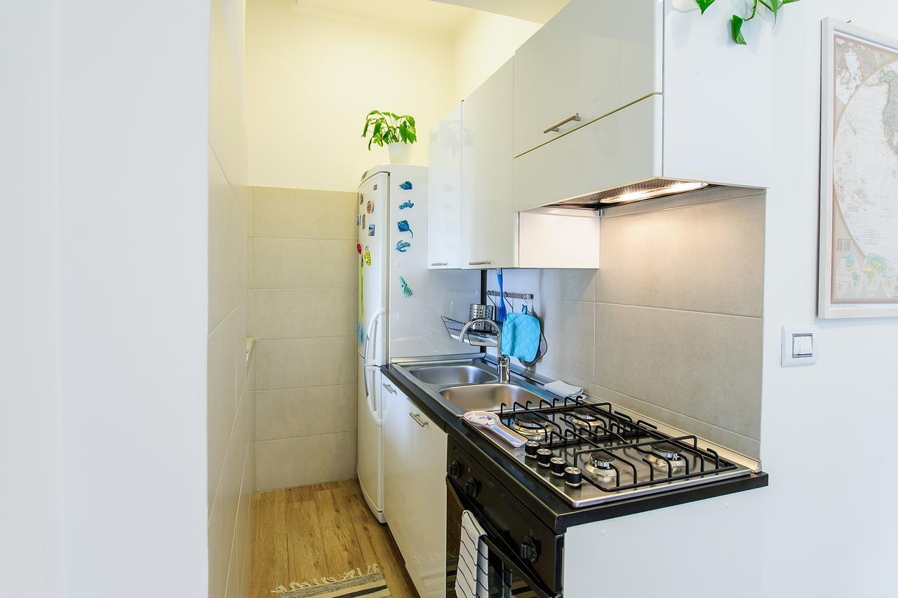 Margherita'S Apartment Salerno Bagian luar foto